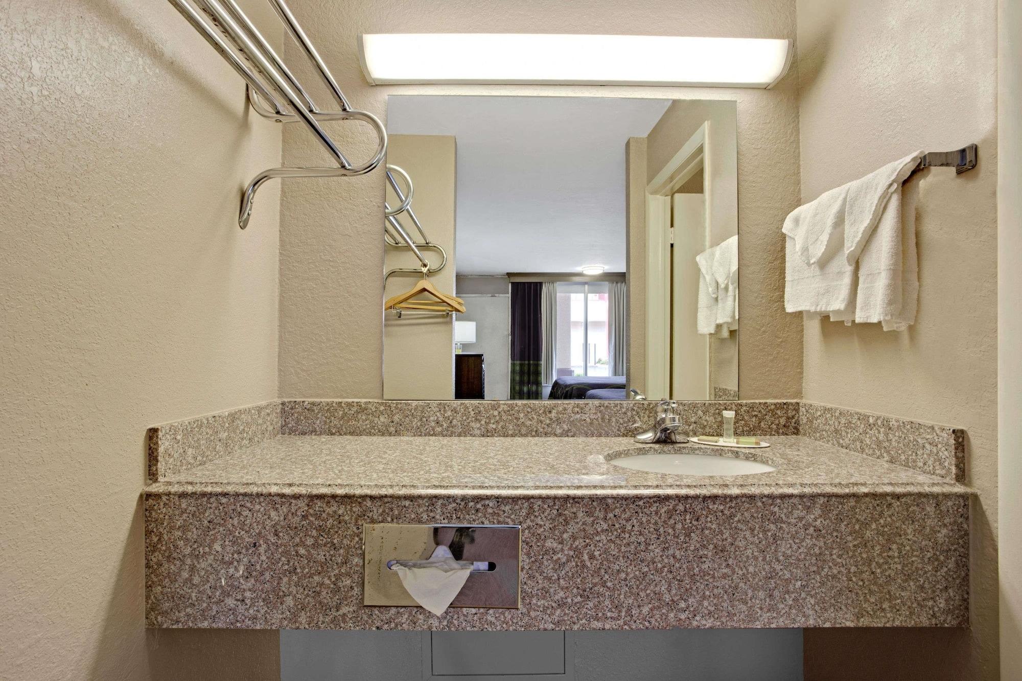 Super 8 By Wyndham Oklahoma/Frontier City Edmond Esterno foto