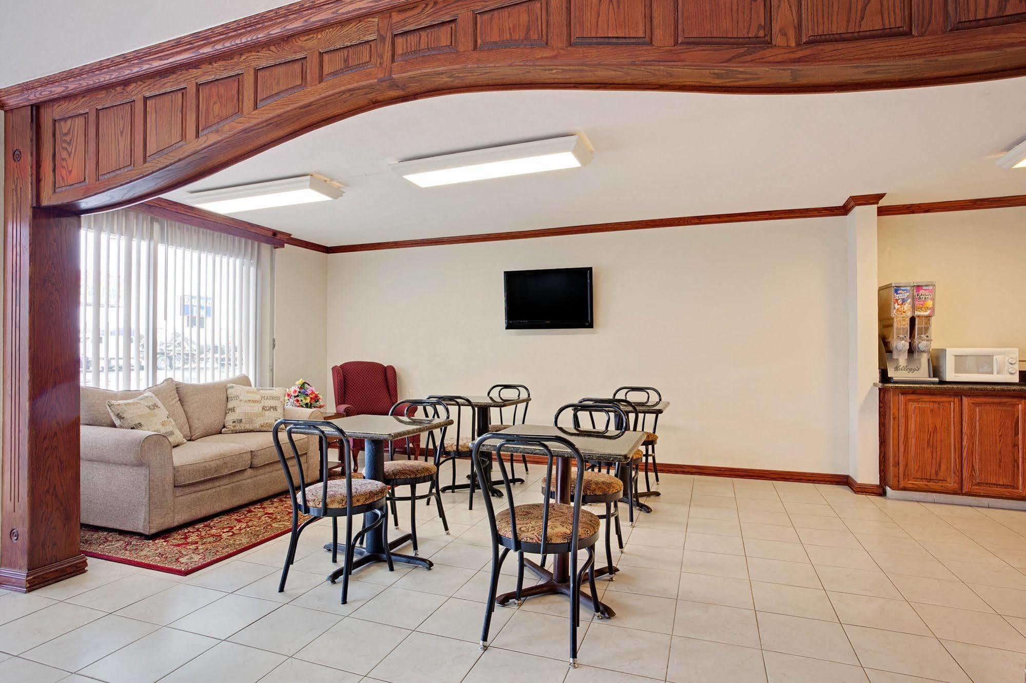 Super 8 By Wyndham Oklahoma/Frontier City Edmond Esterno foto